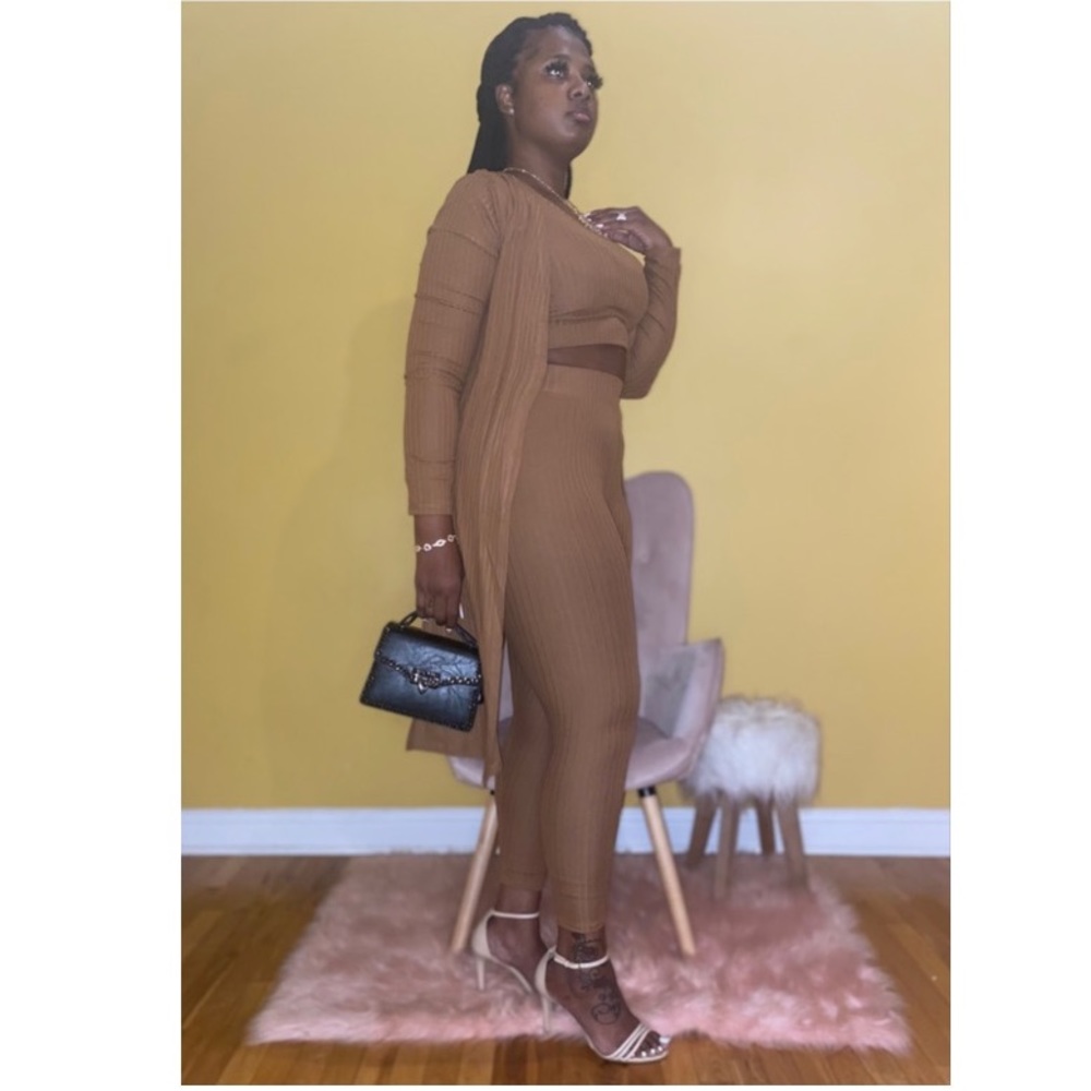 Three-piece leggings set in Mocha
